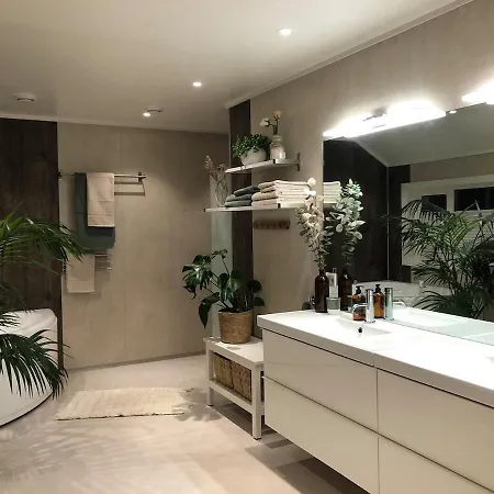 Villa Beautiful Residence, Close To Great Beaches Good For Surfing *