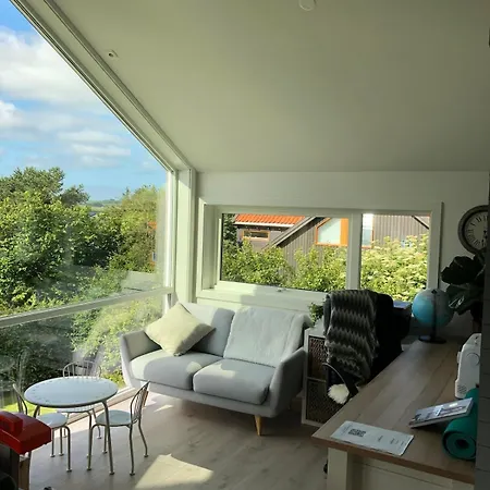 Villa Beautiful Residence, Close To Great Beaches Good For Surfing