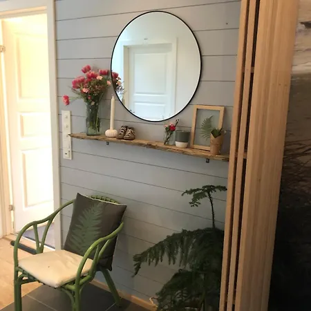 Beautiful Residence, Close To Great Beaches Good For Surfing